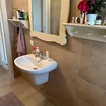 Duplex With Terrace , Pool, 2 Bedrooms アパート レンノ